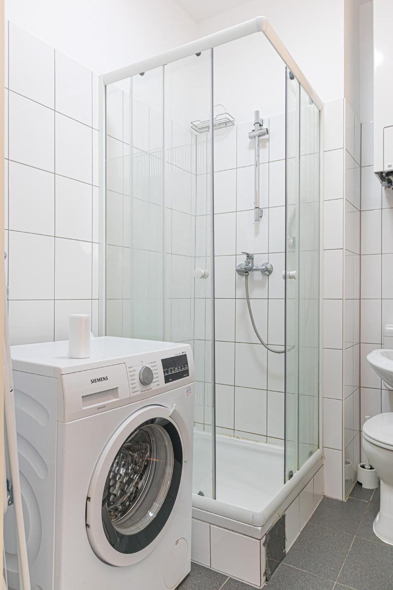 Spacious 2Br Apt Great Location - Near Schoenbrunn เวียนนา ภายนอก รูปภาพ