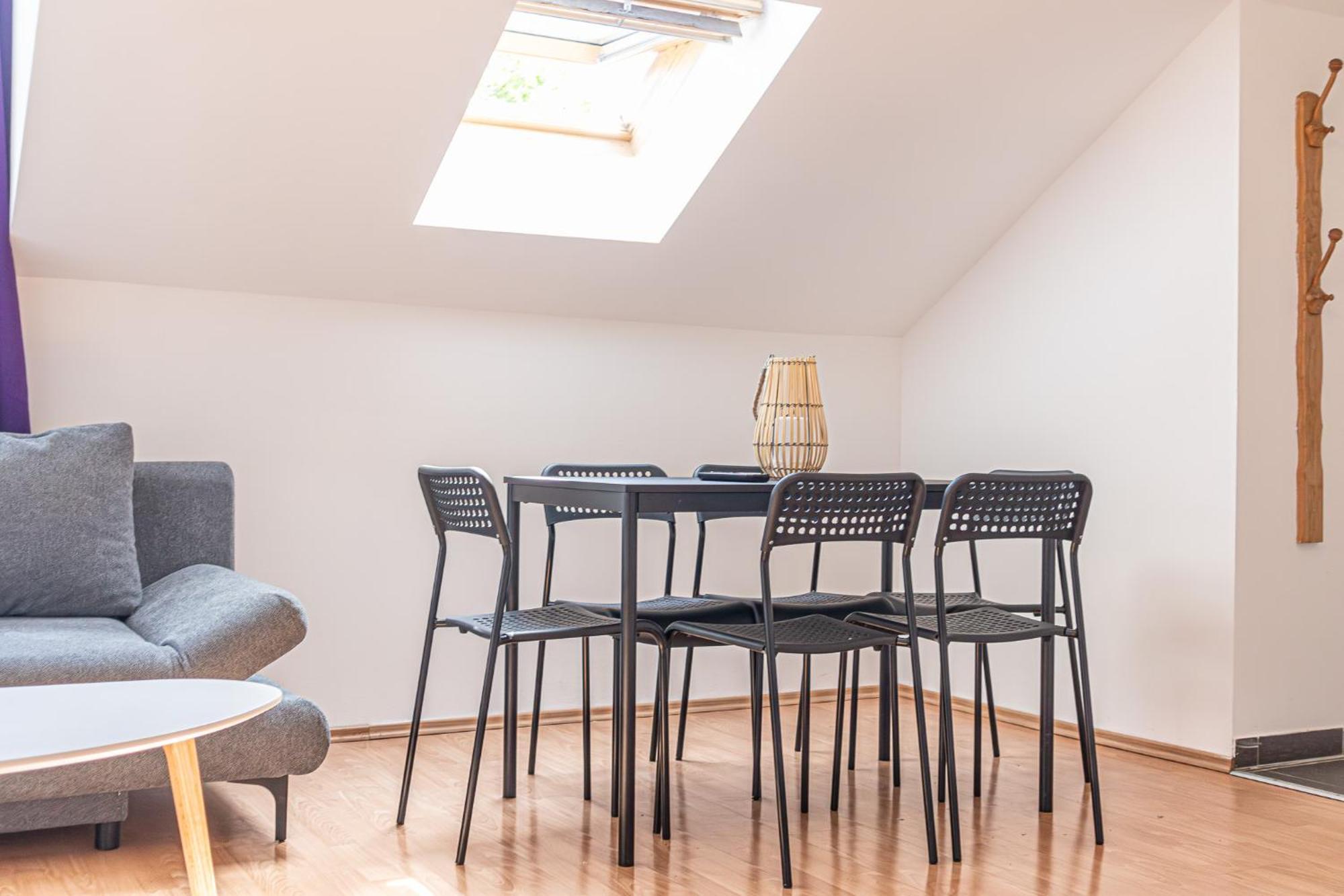 Spacious 2Br Apt Great Location - Near Schoenbrunn เวียนนา ภายนอก รูปภาพ
