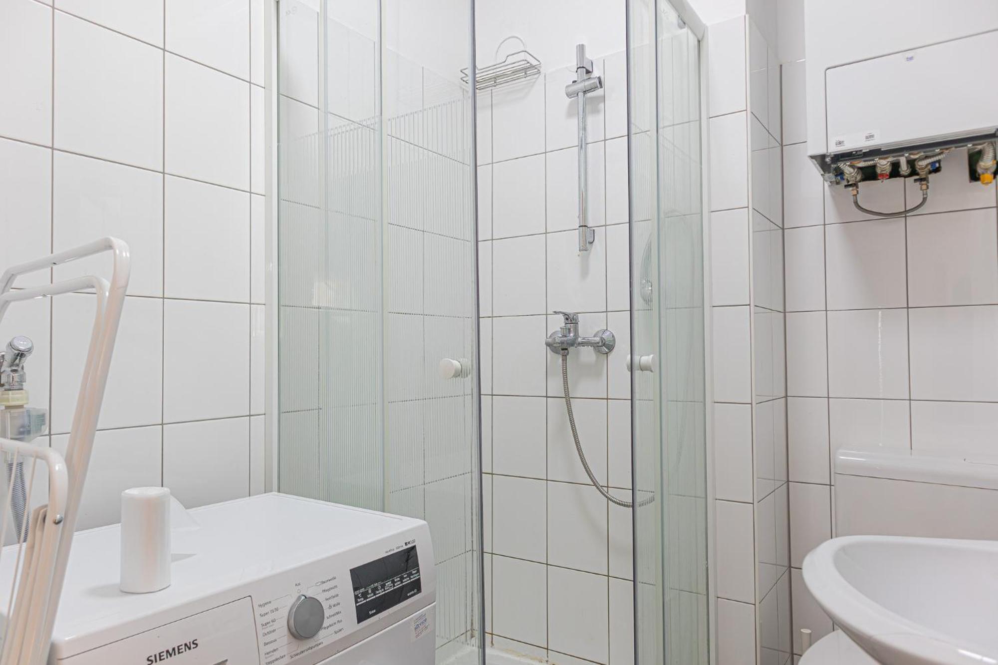 Spacious 2Br Apt Great Location - Near Schoenbrunn เวียนนา ภายนอก รูปภาพ