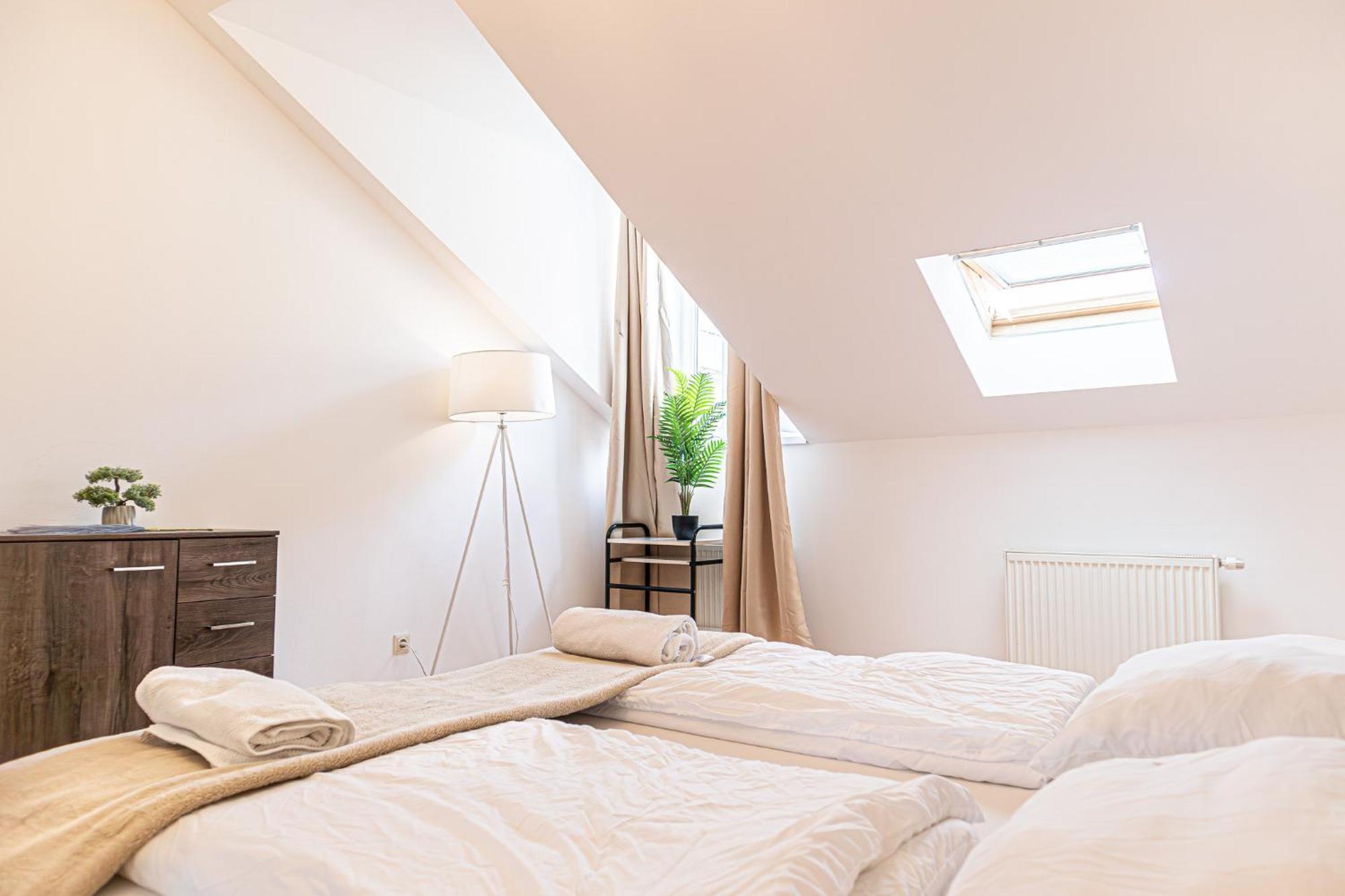 Spacious 2Br Apt Great Location - Near Schoenbrunn เวียนนา ภายนอก รูปภาพ